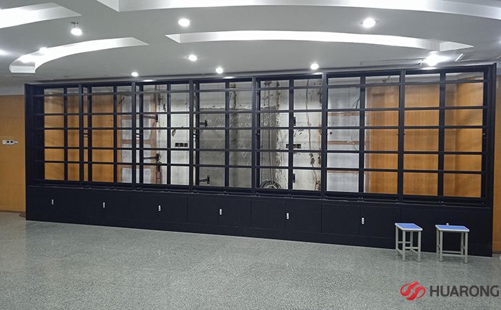 极悦注册49寸安装完机柜主体